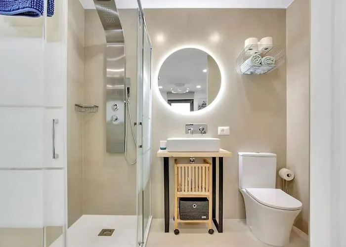 In Torres Del Sol Griffin Near The