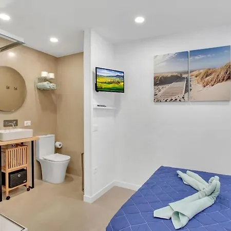 In Torres Del Sol Griffin Near The