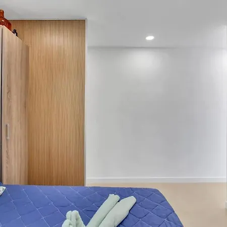 In Torres Del Sol Griffin Near The דירה *