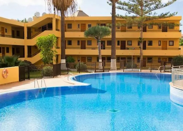 In Torres Del Sol Griffin Near The Apartment